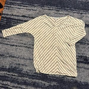 Liz Lange maternity shirt
